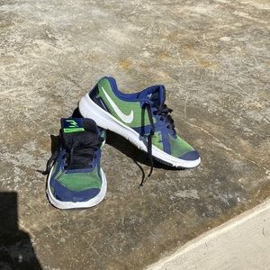 Boys size 1 youth Nike Shoes